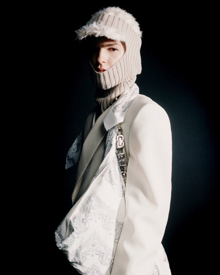 Campagne Givenchy - Automne/hiver 2021-2022 - Photo 2