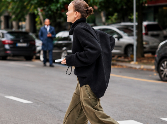 Pantalon kaki : 5 idées de looks automne 2026