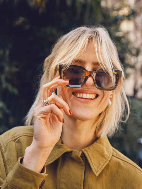 Accessoires sophistiqus + vtement d'inspiration utilitaire = le bon mix