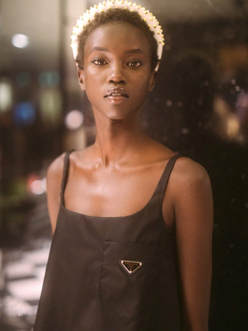 Port avec modernit, le serre-tte gagne en fashion appeal
