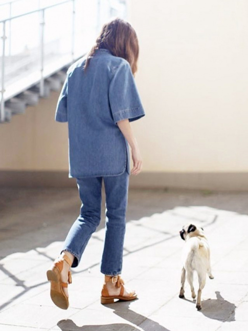 Quand le total look denim se fait plus minimaliste que western !