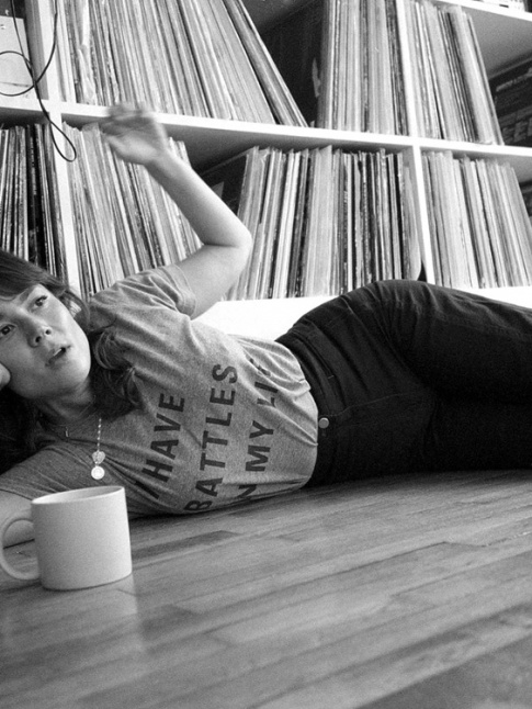 Mug de th fumant + collection de 33 tours = le bon mix