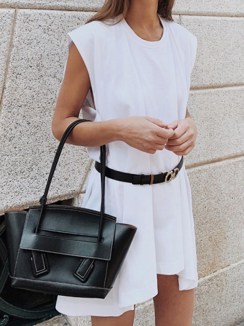 Oui aux robes tee-shirts faussement basiques !