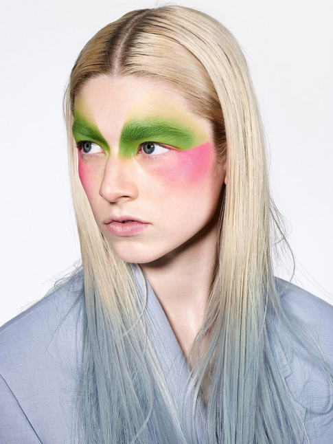 Rarement le makeup d'une actrice aura aussi bien servi son personnage...