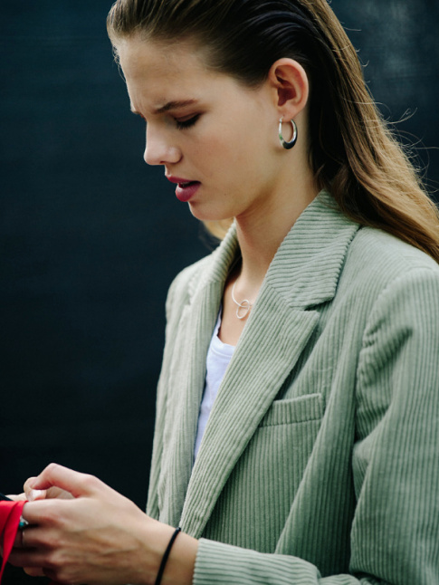 Wanted : un blazer masculin en velours vert amande !