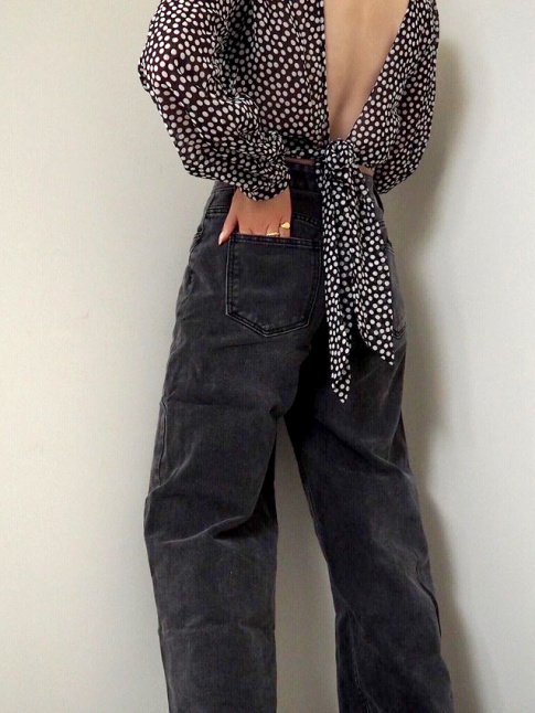 Jean large esprit baggy + blouse raffine dos nu = le bon mix