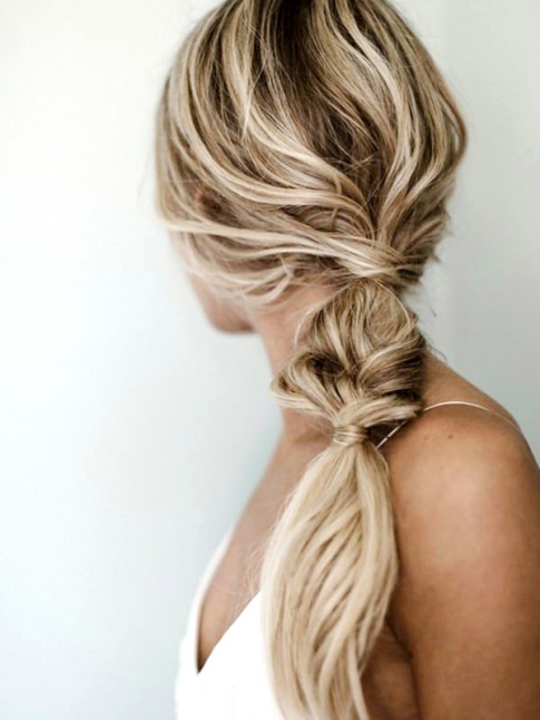 Tresse + queue de cheval = le bon mix