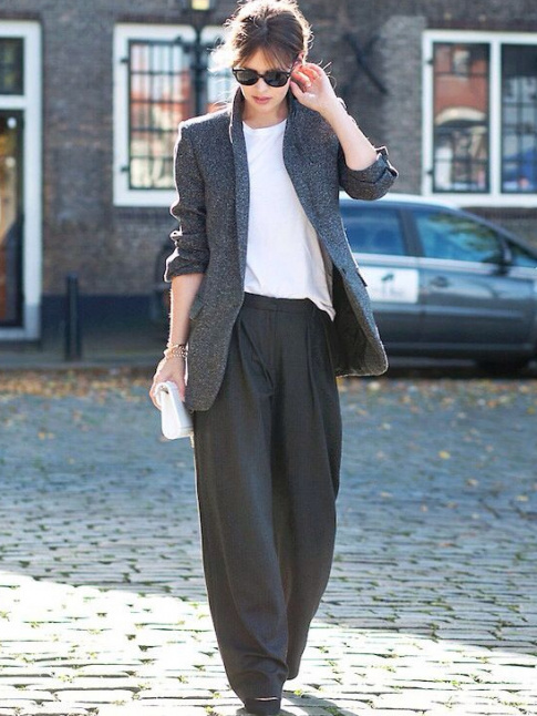Oui au style tailoring port avec nonchalance !