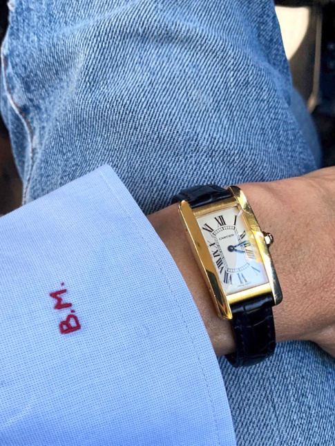 Oui au mix entre accessoire sobrement luxueux, pice personnalise et basique tout terrain !