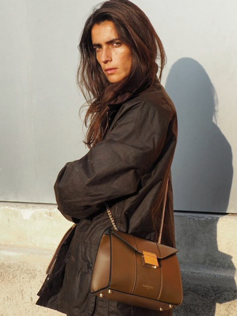 Veste type barbour + sac en cuir  chanette = le bon mix