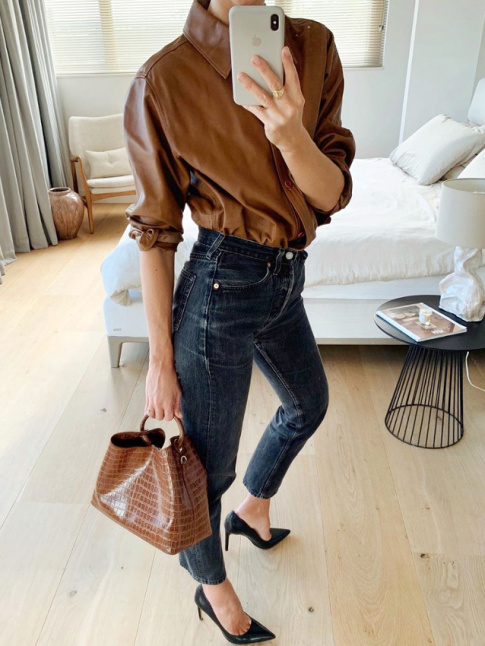 Cuir marron + denim noir dlav = le bon mix