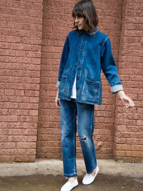 Plus utilitaire que casual, ce total look denim a tout bon !