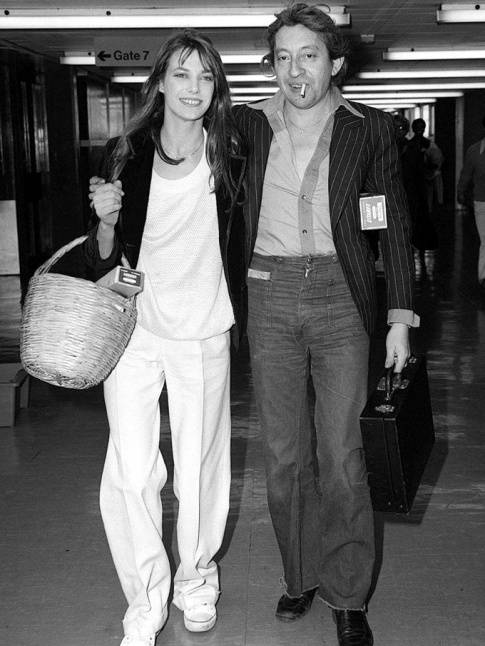 Mlant largeur idale, longueur gnreuse et plis marqus, le pantalon de Jane Birkin mriterait de se voir rdit !