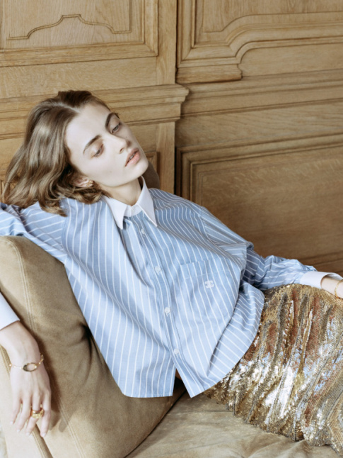 Chemise de banquier + jupe  sequins = le bon mix