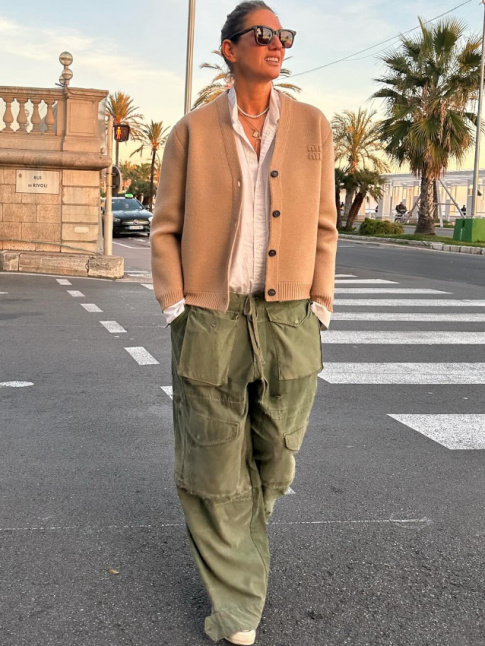 Jenna Lyons nous ferait presque aimer les pantalons cargos  poches multiples...