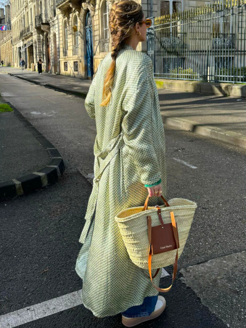 Oui  la robe de chambre traite en trench !