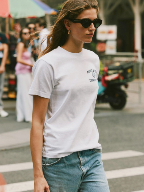 Traiter le duo tee-shirt/jean avec une pointe de chic bourgeois/glamour, ou comment viter le no look !