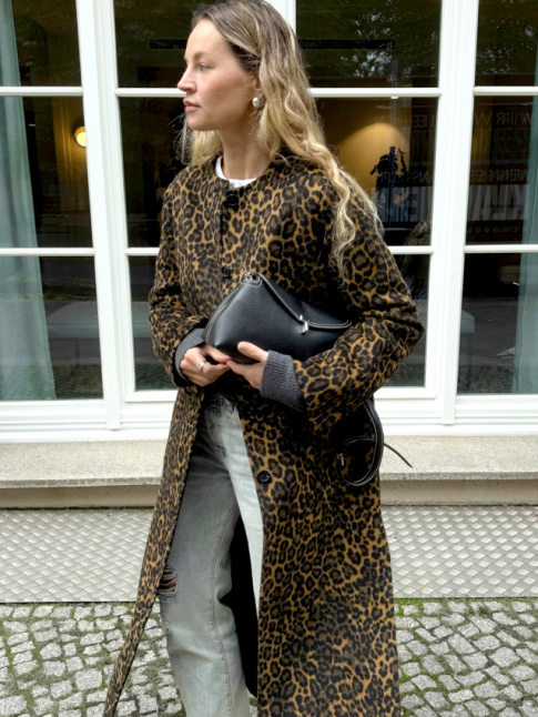 Oui au lopard trait sur une note chic minimaliste !