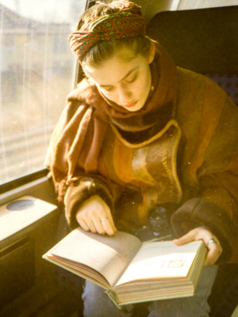 Un bon livre + un long trajet en train + une belle lumire = le bon mix