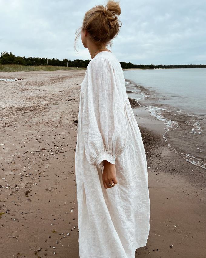Robe longue en lin + lac + matin d'automne = le bon mix