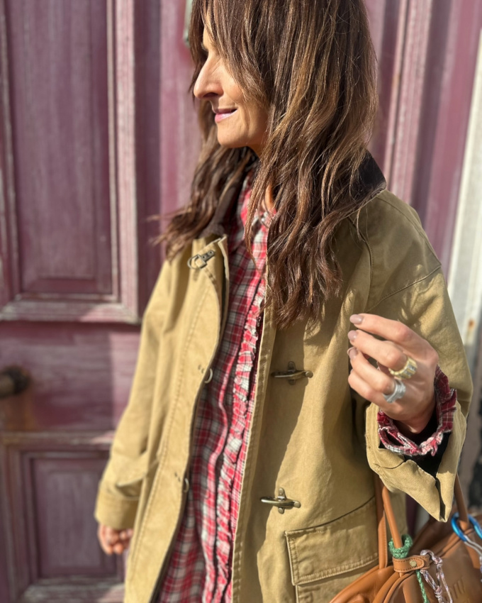 Rien de tel que quelques volants bien placés pour égayer une veste esprit Barbour !