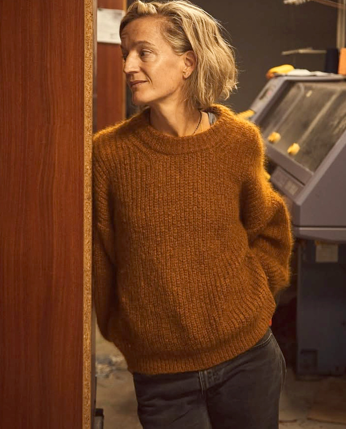 Mêlant douceur, ampleur et teinte chaleureuse, ce pull a tout bon !