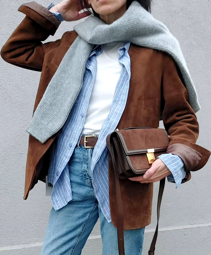 Ne jamais hésiter à glisser une chemise à rayures verticales sous un blazer !