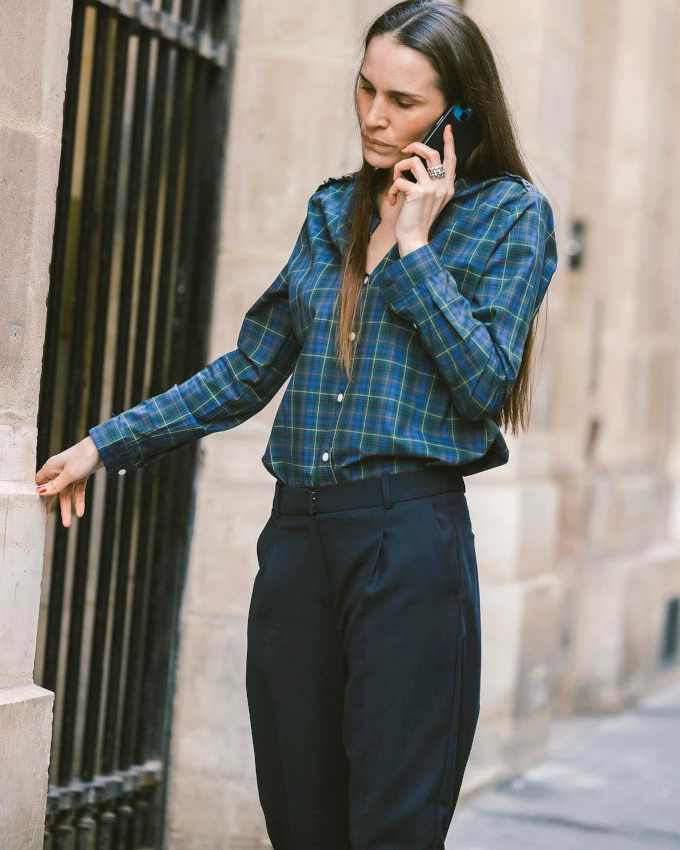Wanted : une chemise à carreaux à porter avec un pantalon de costume !