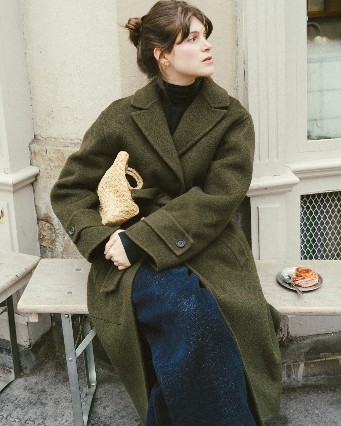 Rien de tel qu'un peu de raphia tressé pour égayer un look d'hiver !