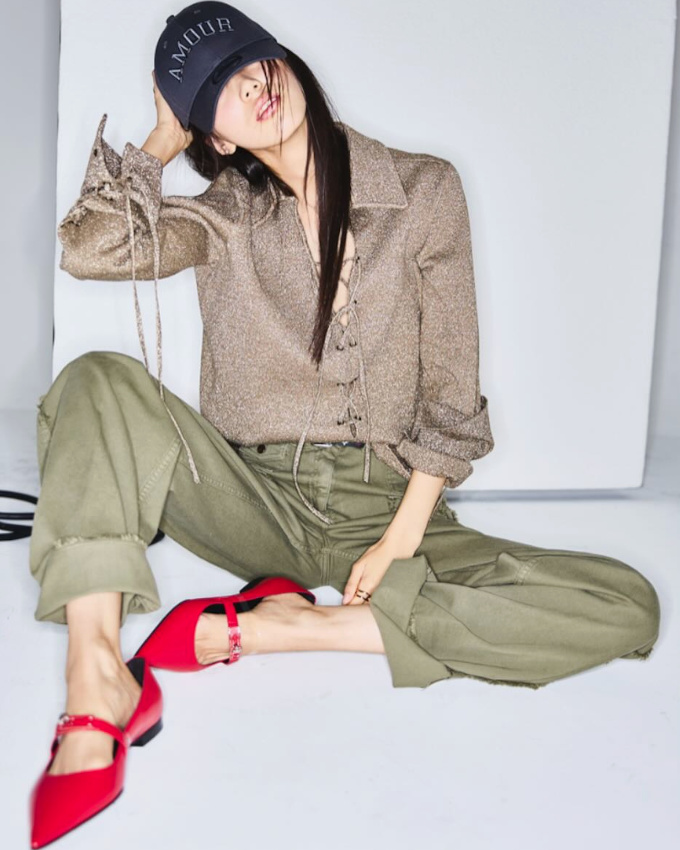 Les ballerines rouges pointues : les meilleures alliées du chino kaki ?