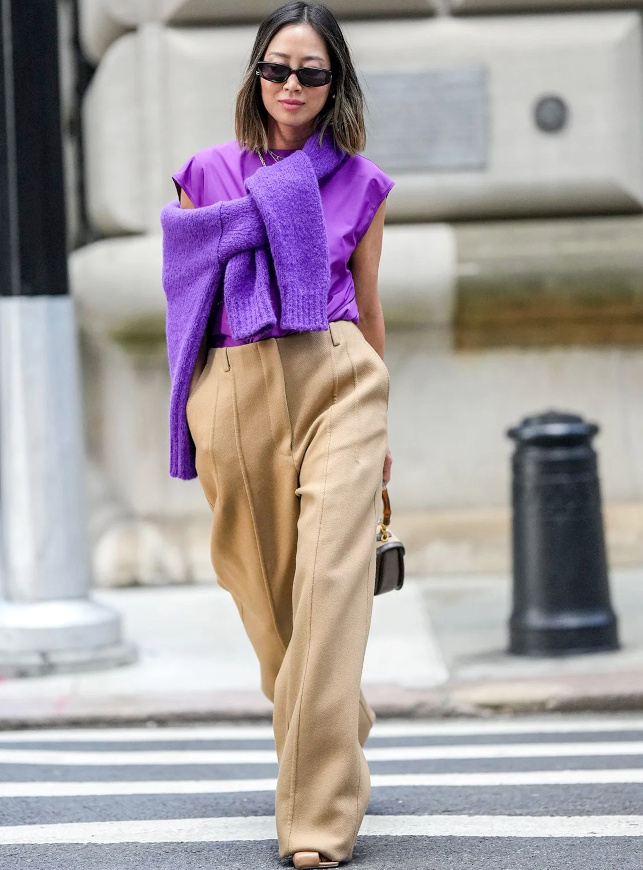 Camel + violet = le bon mix