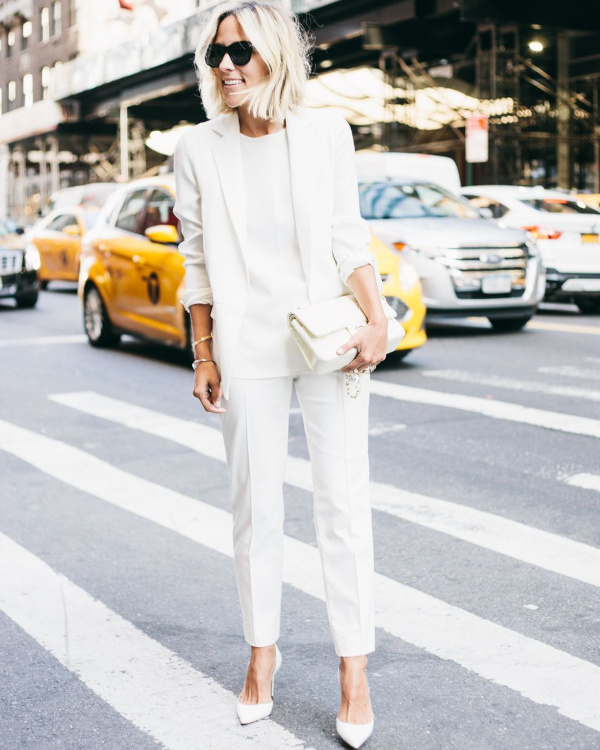 Blazer blanc et pantalon blanc