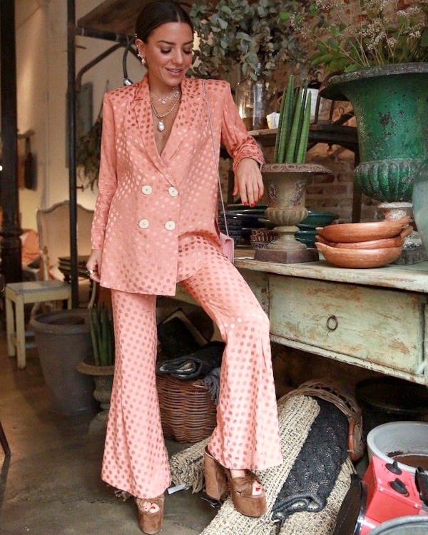 Costume femme rose à pois