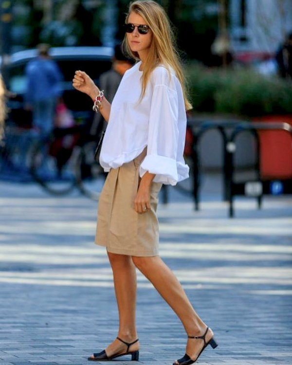 Chemise blanche et bermuda beige