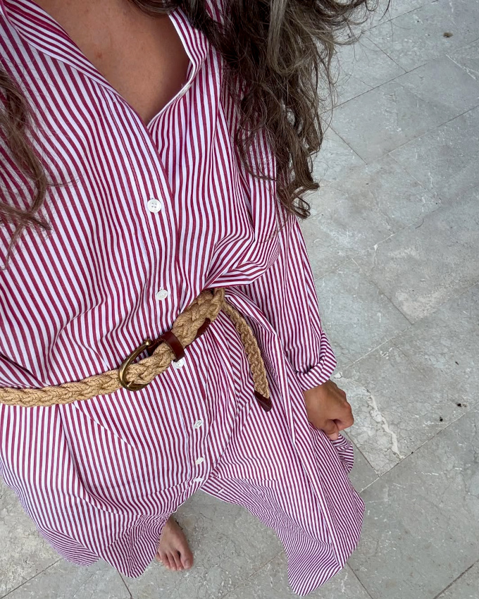 Robe chemise + ceinture en corde tressée = le bon mix