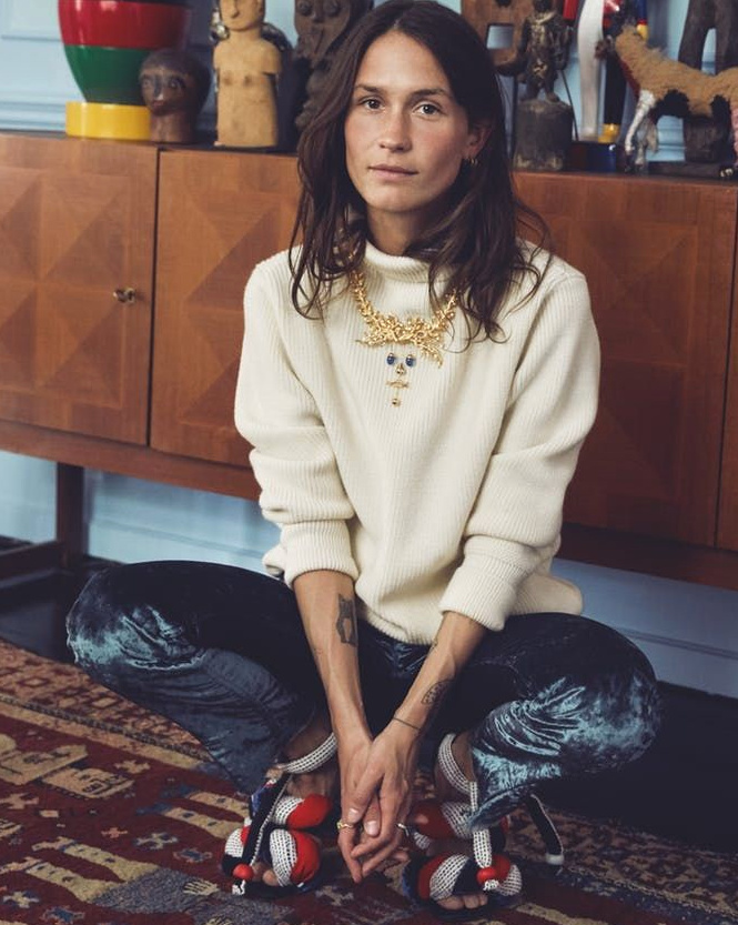 Pour ou contre le collier porté sur un pull ?