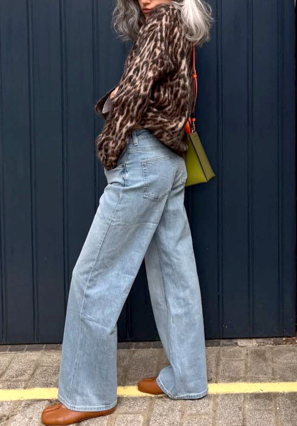 Top léopard et jean large