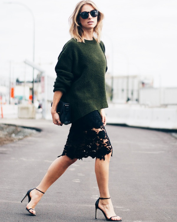 Top kaki et jupe noire