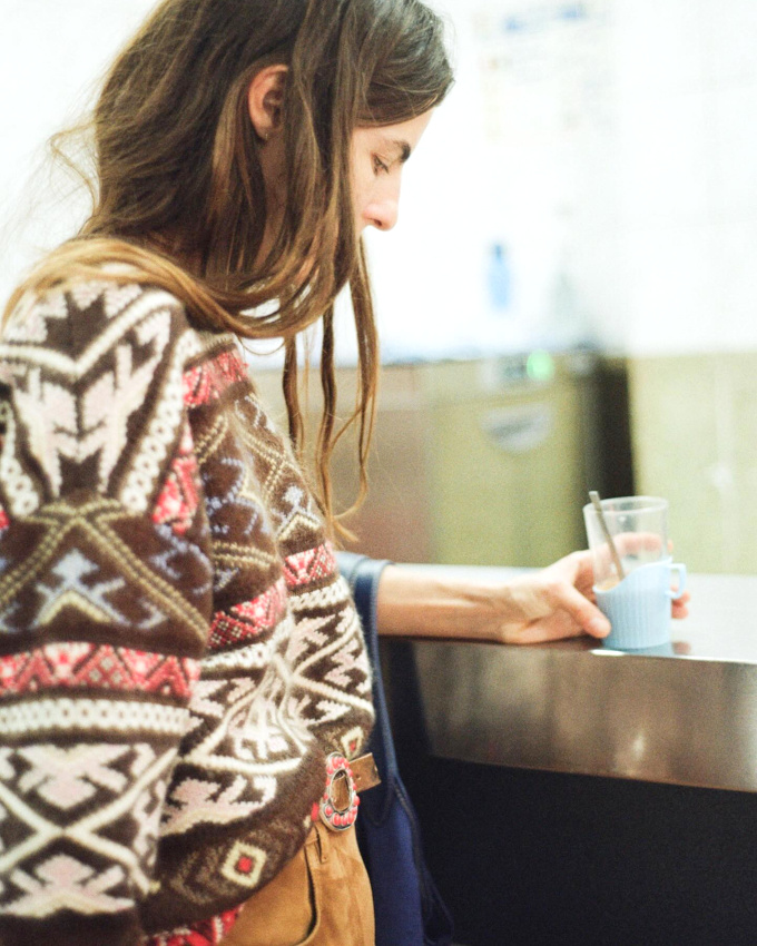 Jupe en daim + pull esprit "montagne" = le bon mix