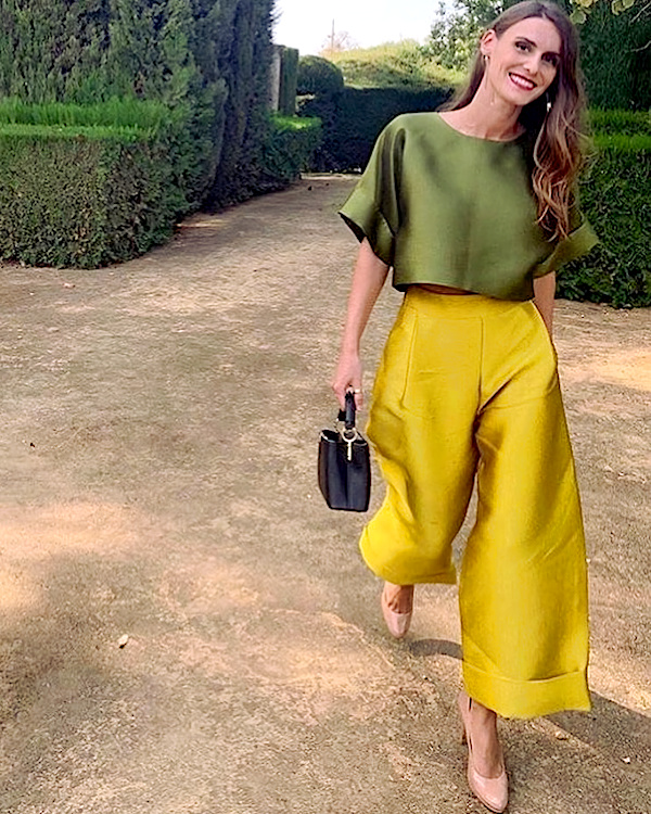 Tenue de mariage champêtre avec pantalon élégant pour invitée