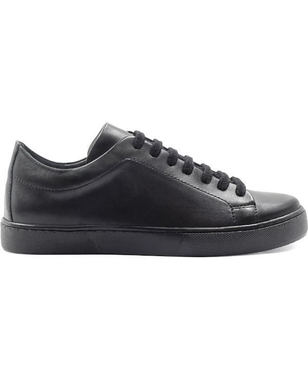 Basket basse noire en cuir à semelle épaisse