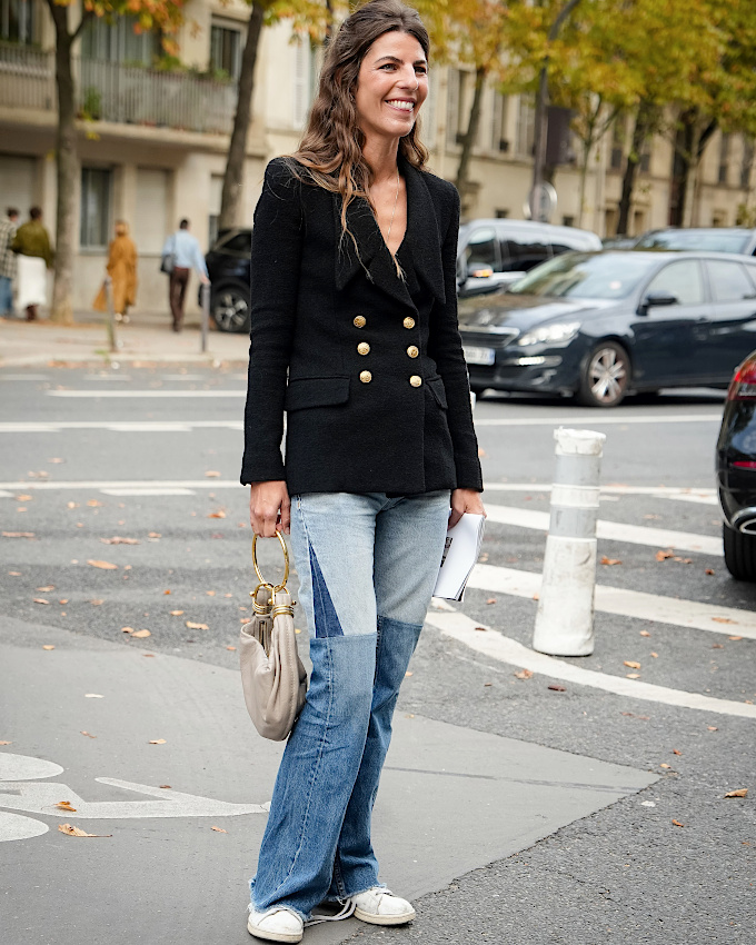 Blazer porté à même la peau + jean = le bon mix